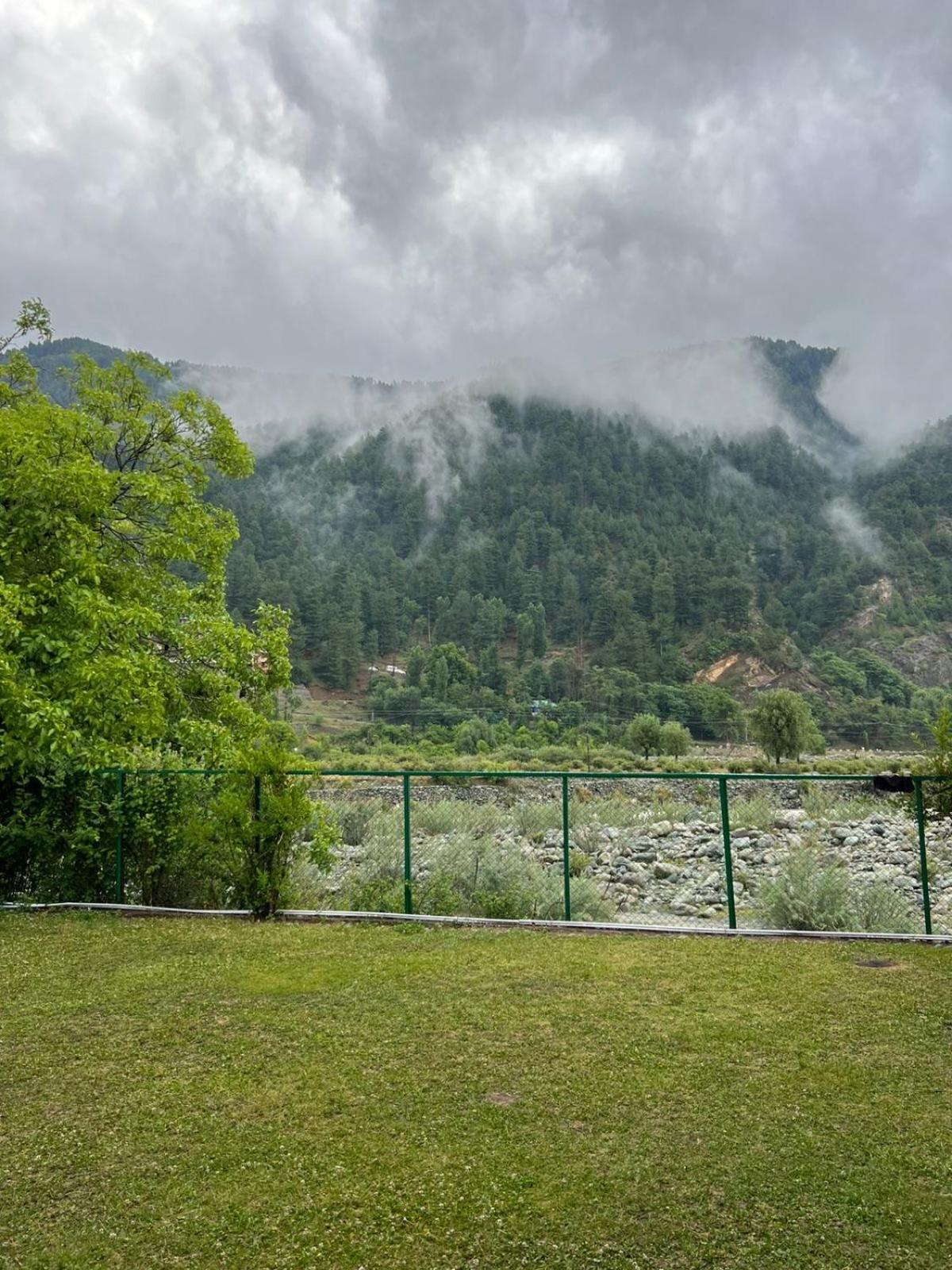Birdsong Villa Pahalgam Exterior photo